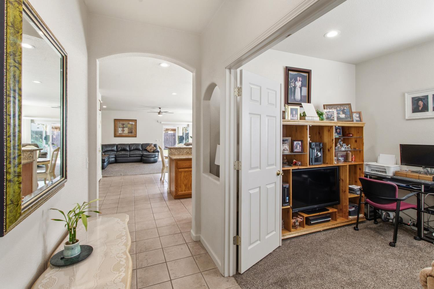 2408 Snapdragon Ct, Modesto, CA 95355