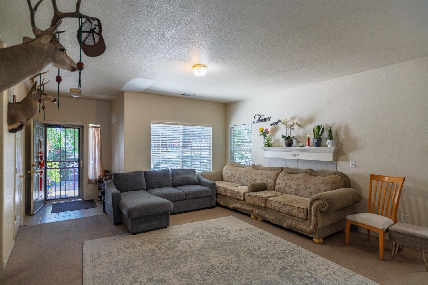 123 Manzanita Ave, Merced, CA 95341