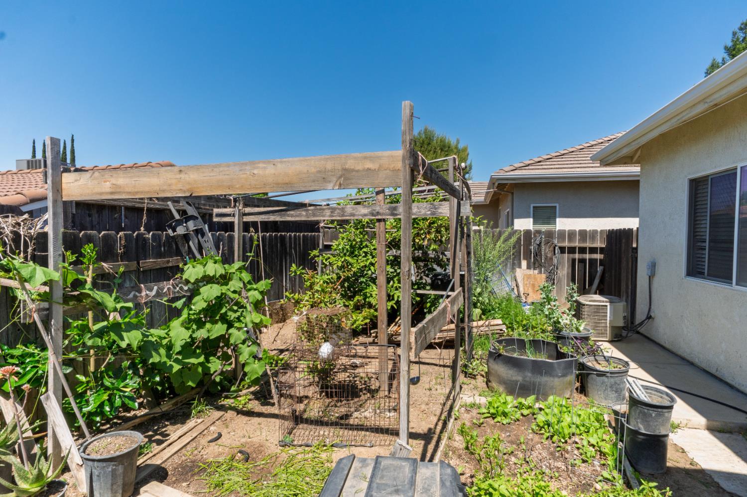 123 Manzanita Ave, Merced, CA 95341