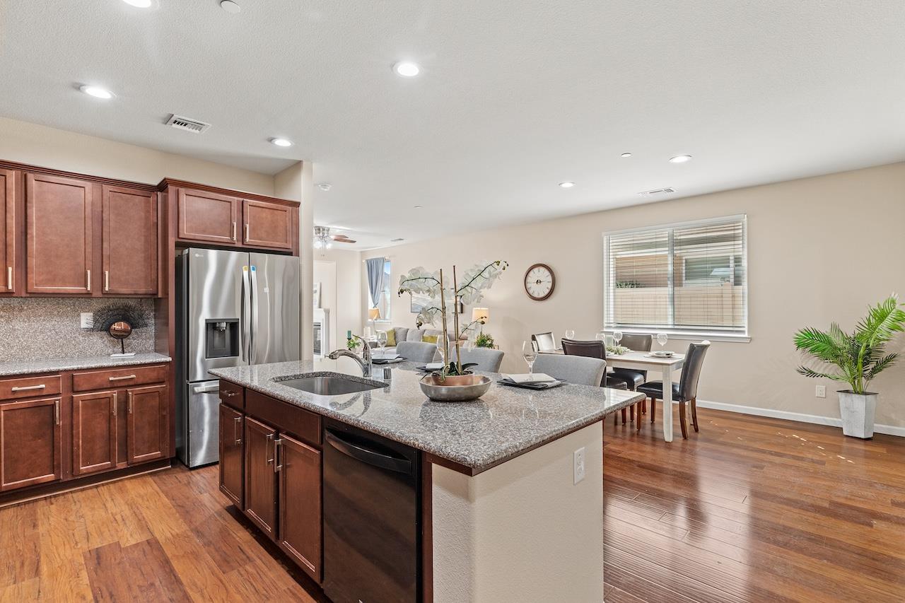 1644 Remington Oaks St, Manteca, CA 95336