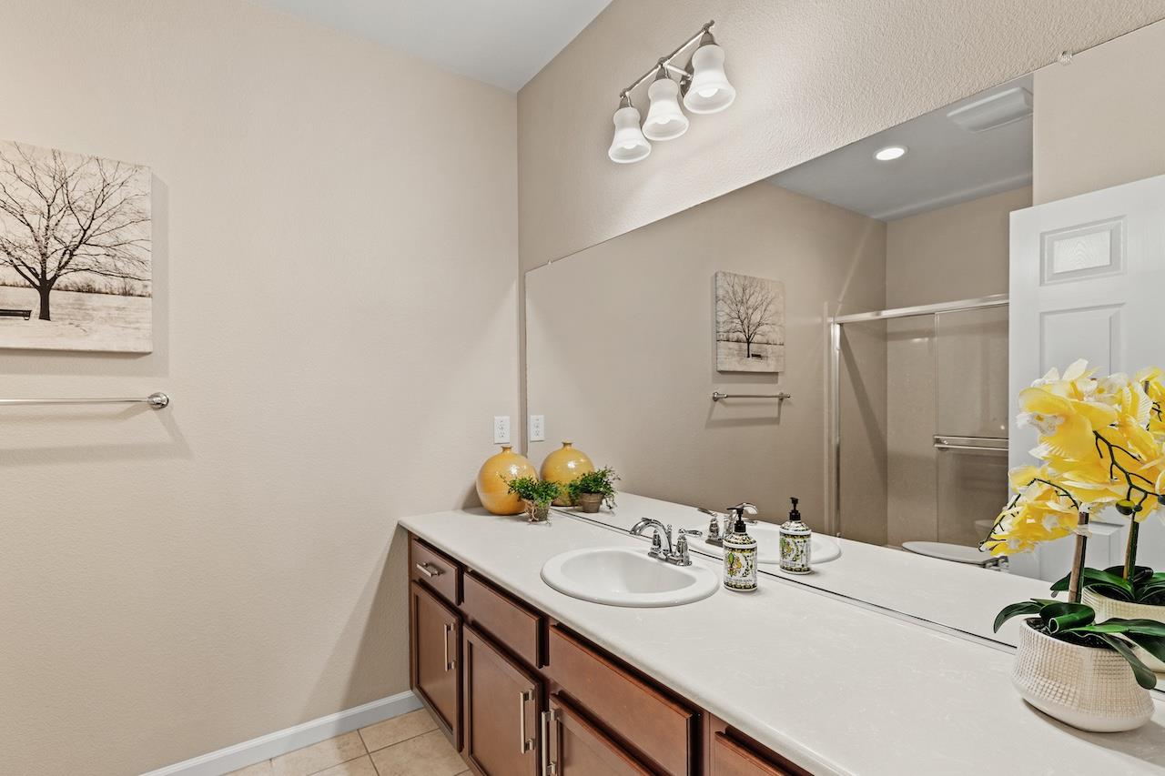 1644 Remington Oaks St, Manteca, CA 95336