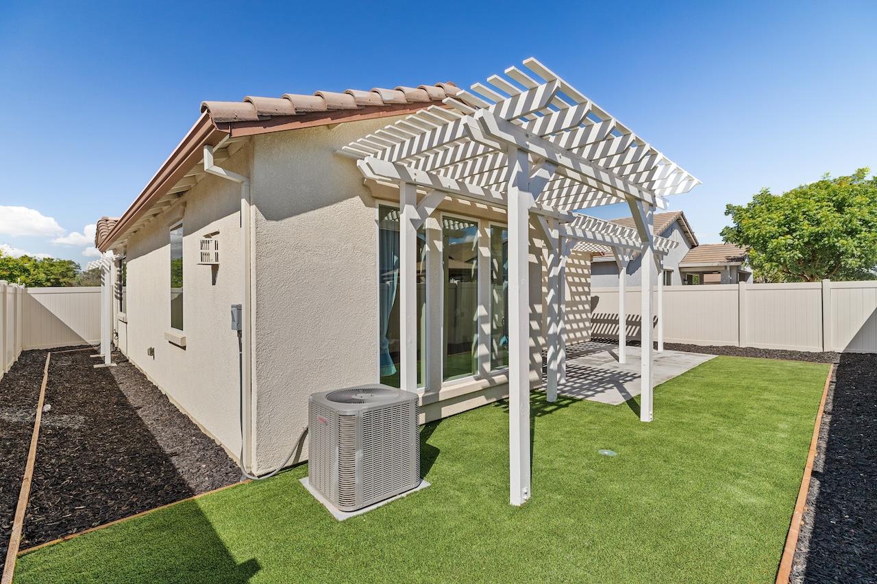 1644 Remington Oaks St, Manteca, CA 95336