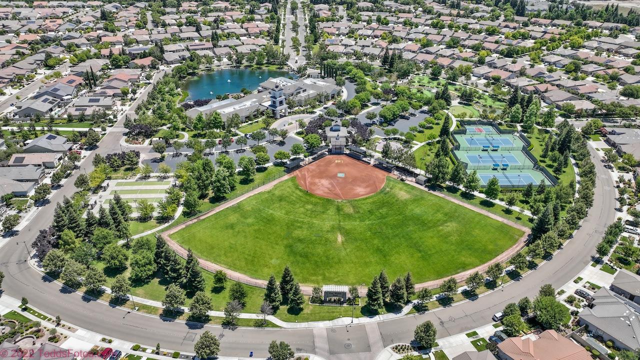 1644 Remington Oaks St, Manteca, CA 95336