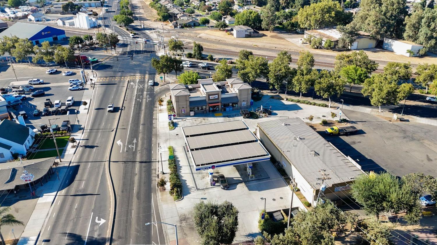 1260 Lillian Ave, Escalon, CA 95320