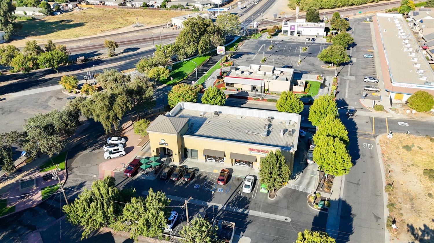 1260 Lillian Ave, Escalon, CA 95320