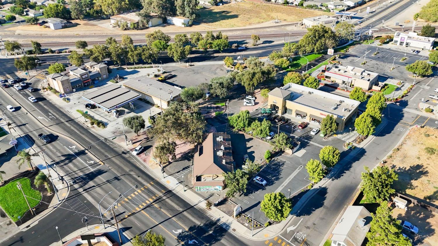 1260 Lillian Ave, Escalon, CA 95320