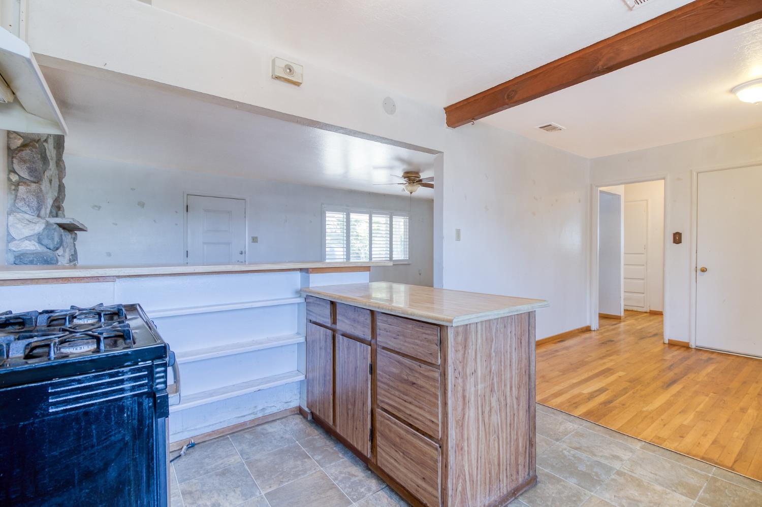 1204 Maple Dr, Oakdale, CA 95361