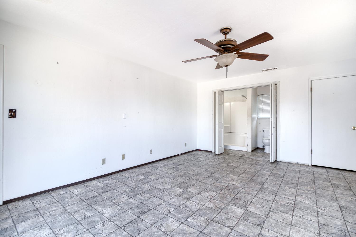 1204 Maple Dr, Oakdale, CA 95361