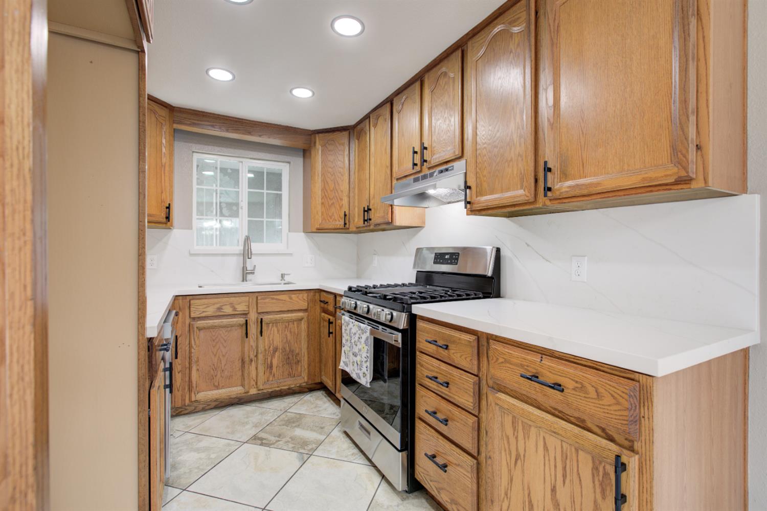 3121 Kounias Dr, Modesto, CA 95354