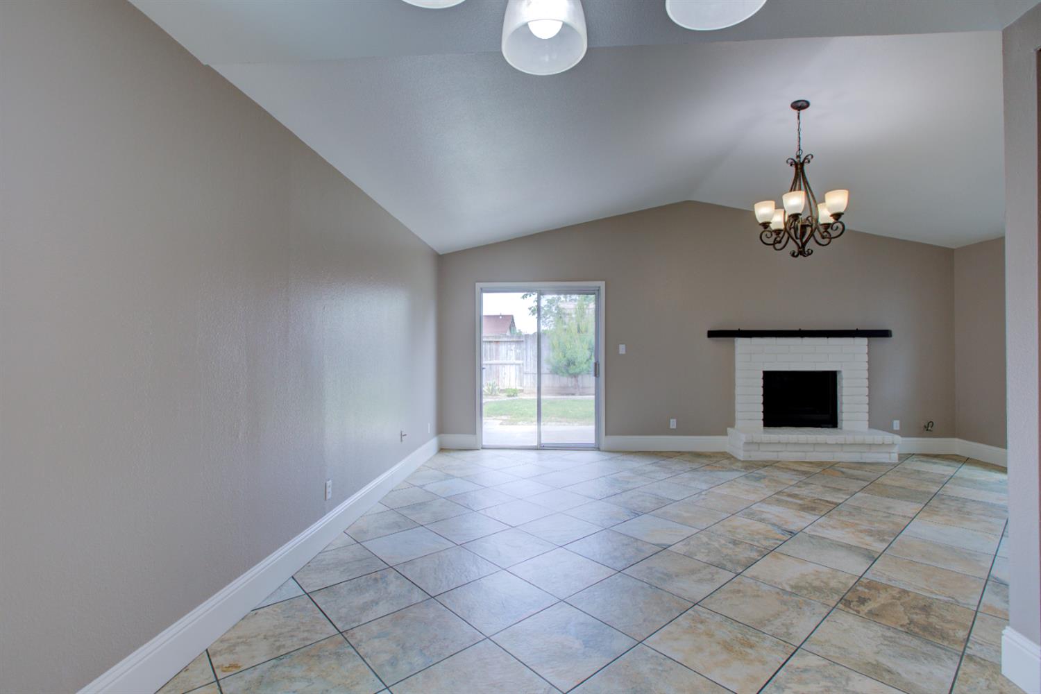 3121 Kounias Dr, Modesto, CA 95354