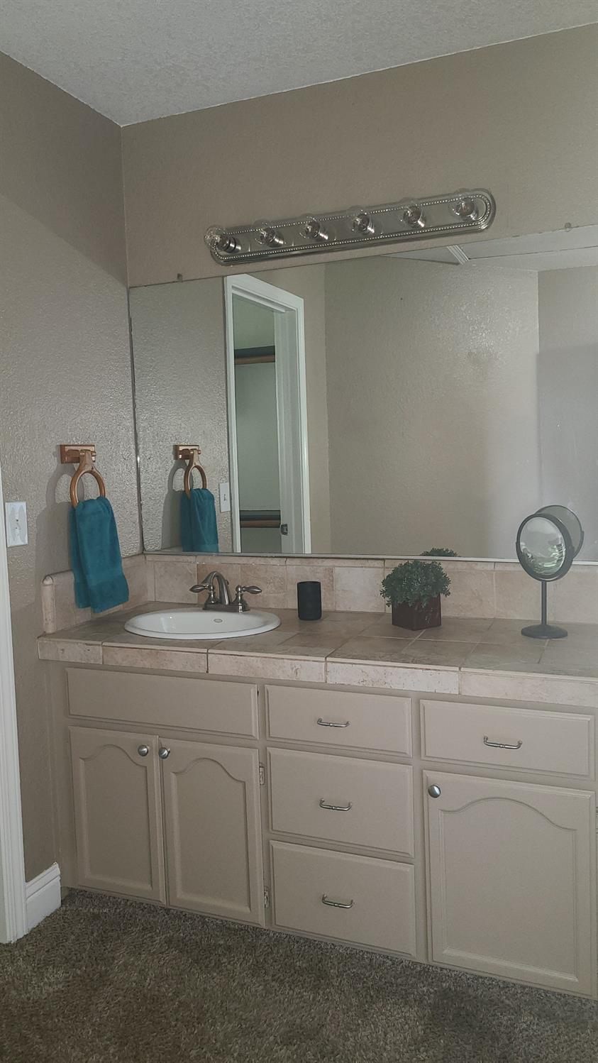 1101 Winchell Way, Modesto, CA 95358