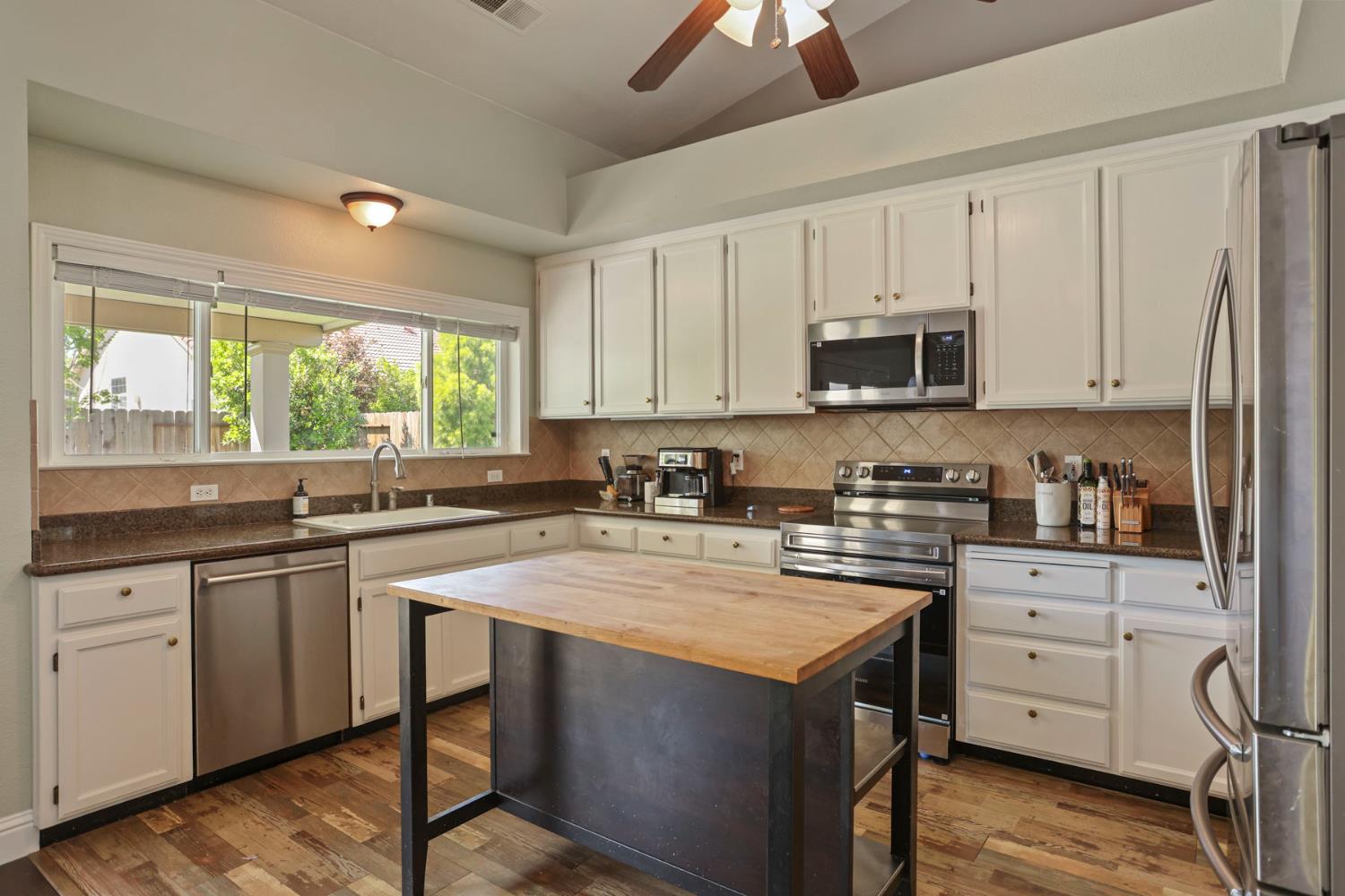 3383 Summerdale Ave, Turlock, CA 95382