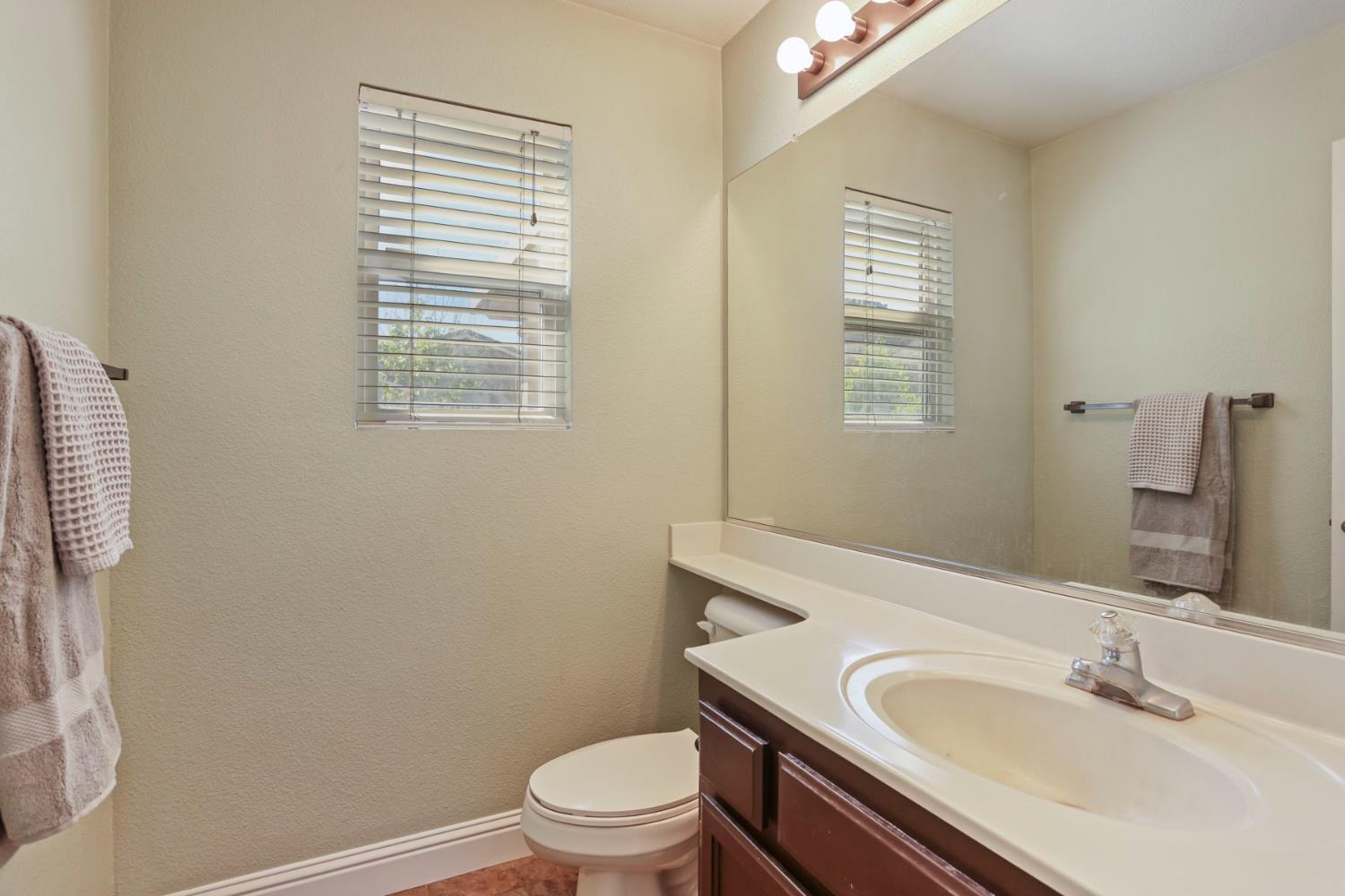 3383 Summerdale Ave, Turlock, CA 95382