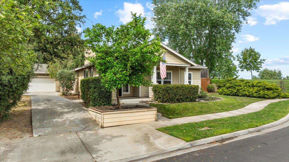 792 Jacob Way, Oakdale, CA 95361