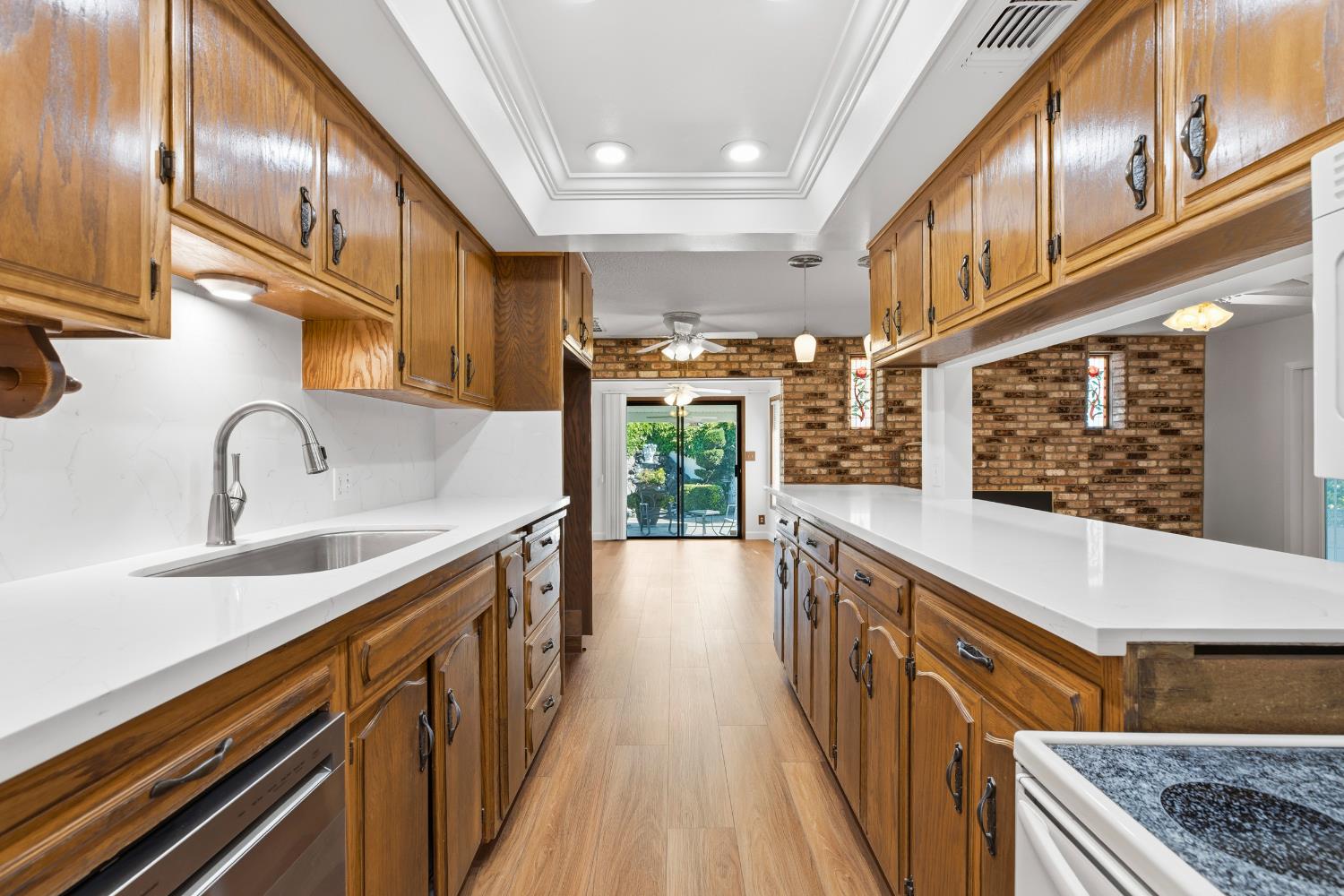 1008 Colonial Ct, Modesto, CA 95350