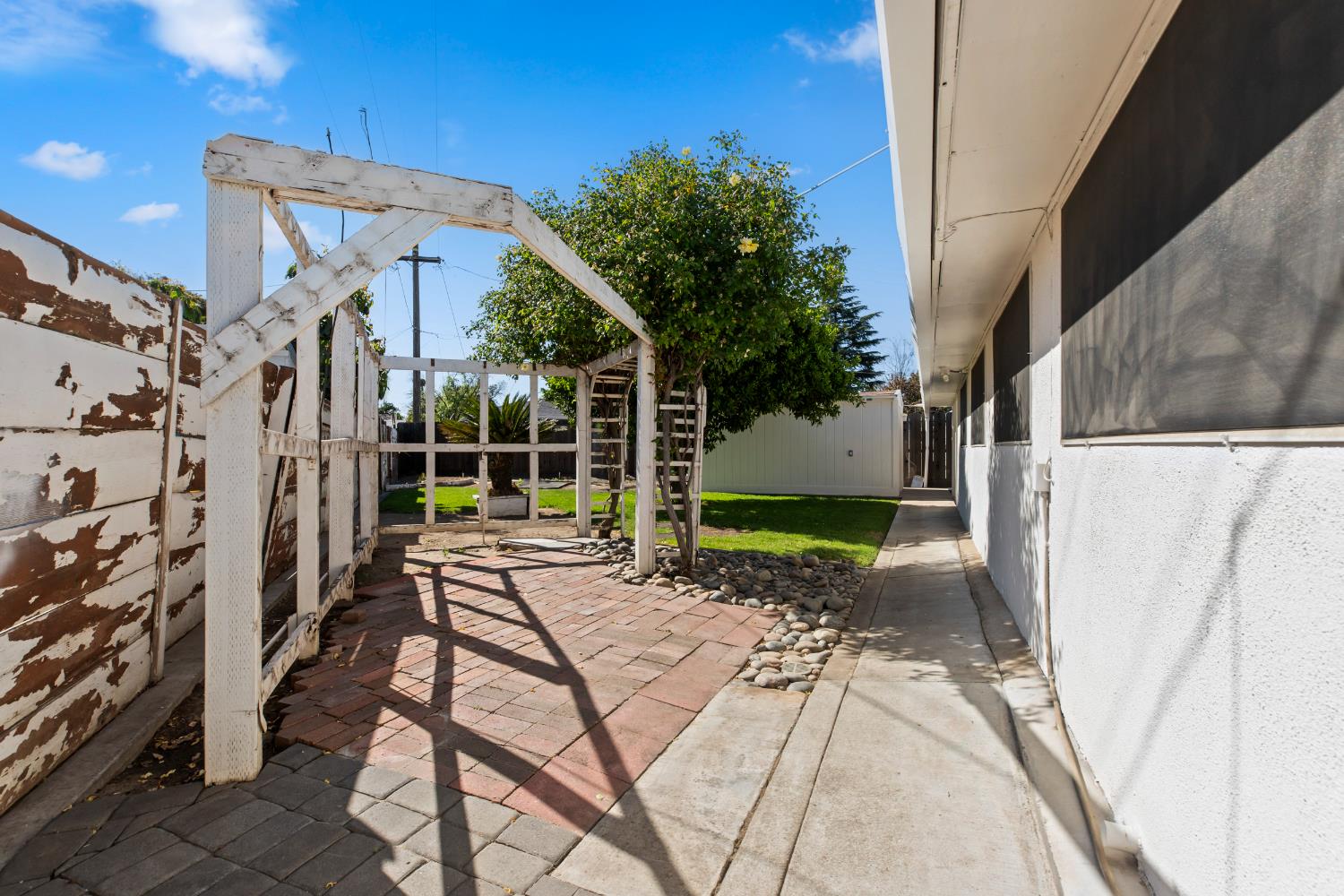 1008 Colonial Ct, Modesto, CA 95350