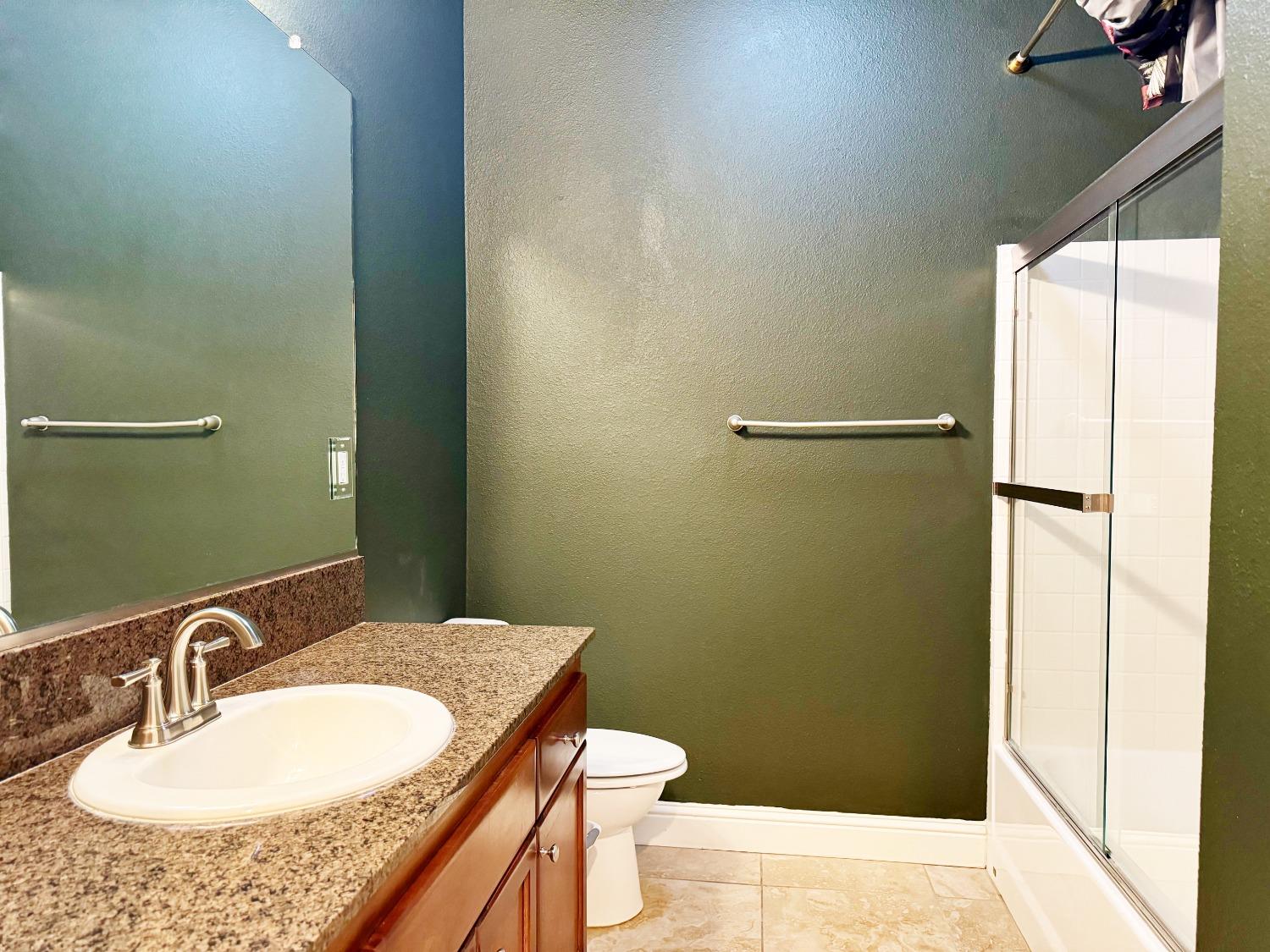 510 Stonehaven Dr, Los Banos, CA 93635