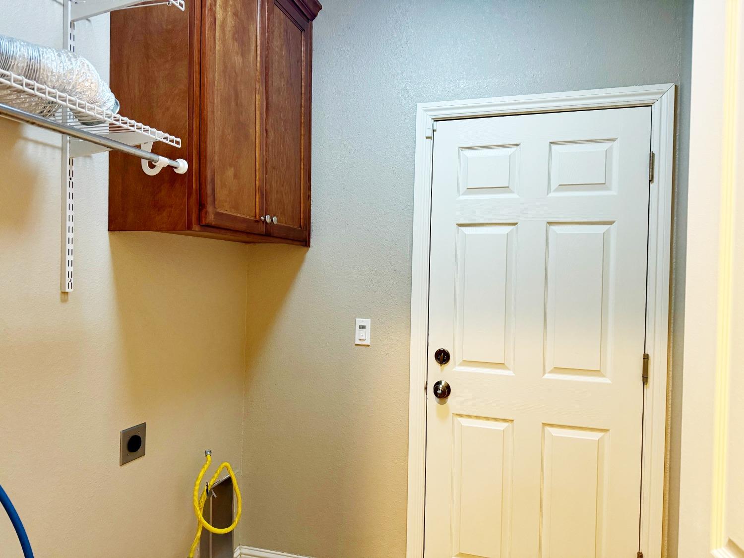 510 Stonehaven Dr, Los Banos, CA 93635