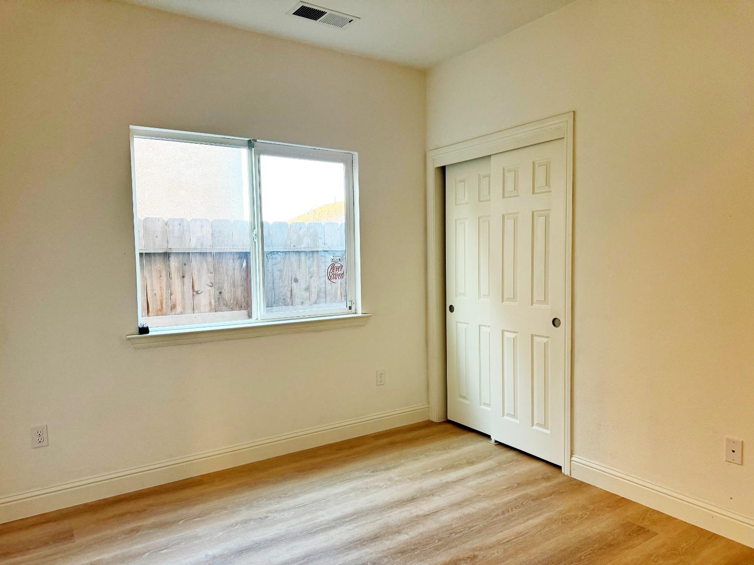 510 Stonehaven Dr, Los Banos, CA 93635