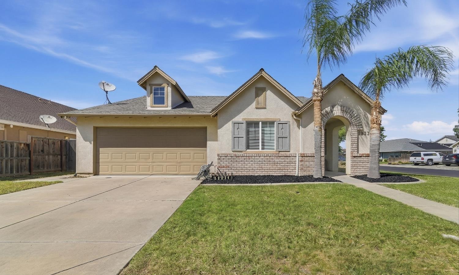 1933 Lifetime Dr, Modesto, CA 95355