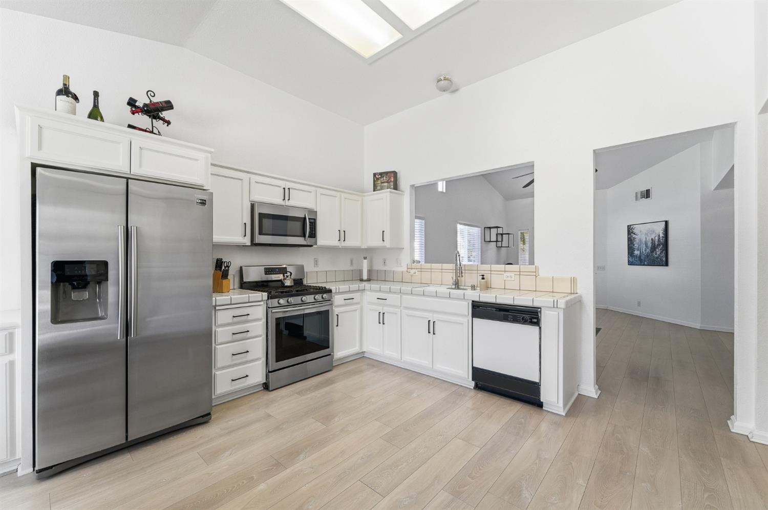 1933 Lifetime Dr, Modesto, CA 95355