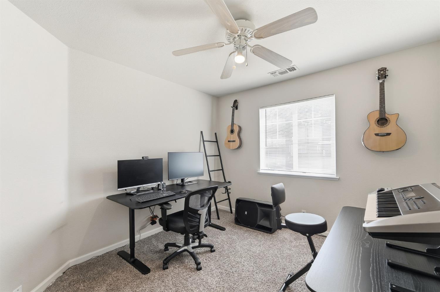 1933 Lifetime Dr, Modesto, CA 95355