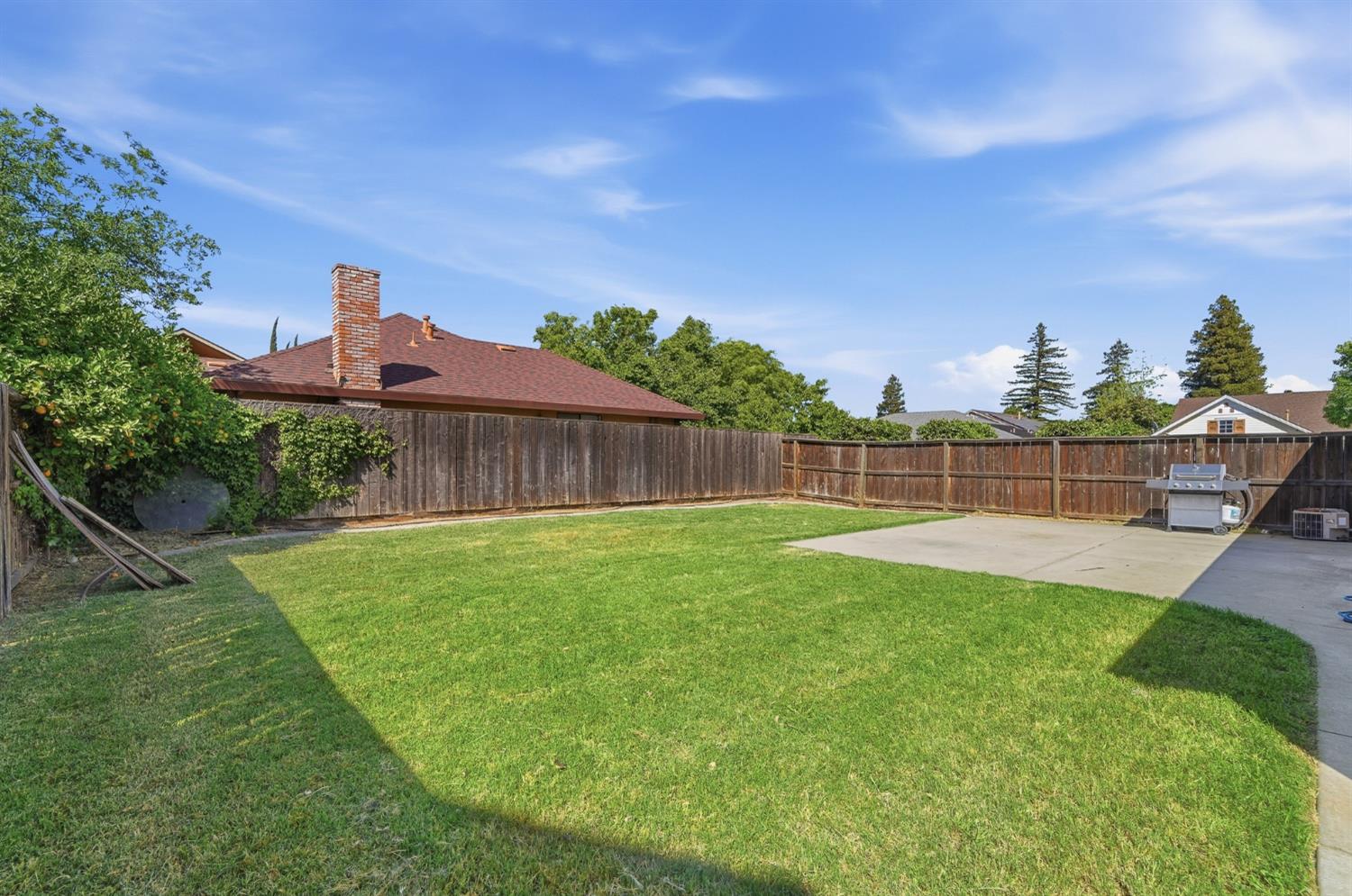 1933 Lifetime Dr, Modesto, CA 95355