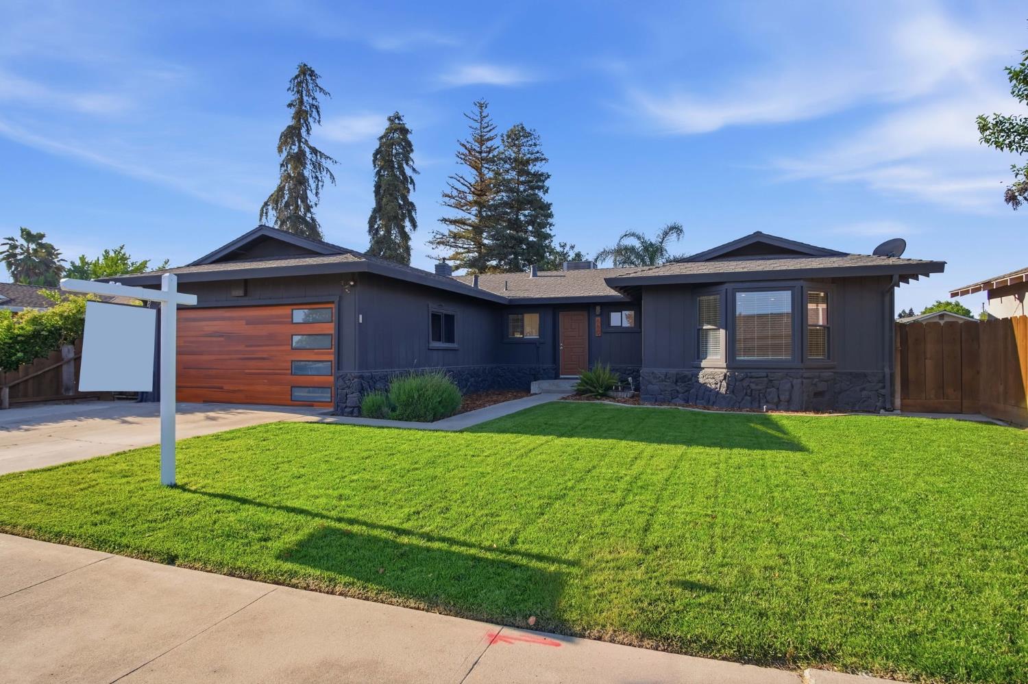 680 Sherri Way, Turlock, CA 95382