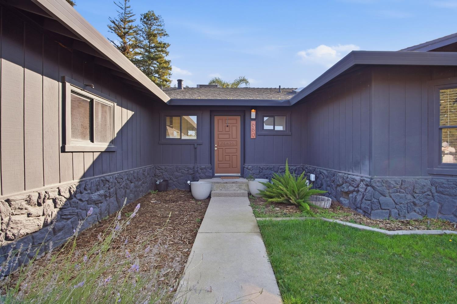 680 Sherri Way, Turlock, CA 95382