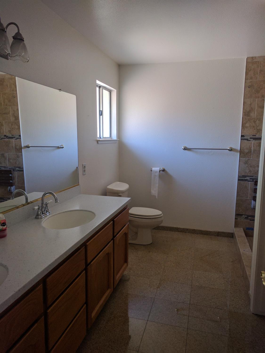 145 N Daubenberger Rd, Turlock, CA 95380