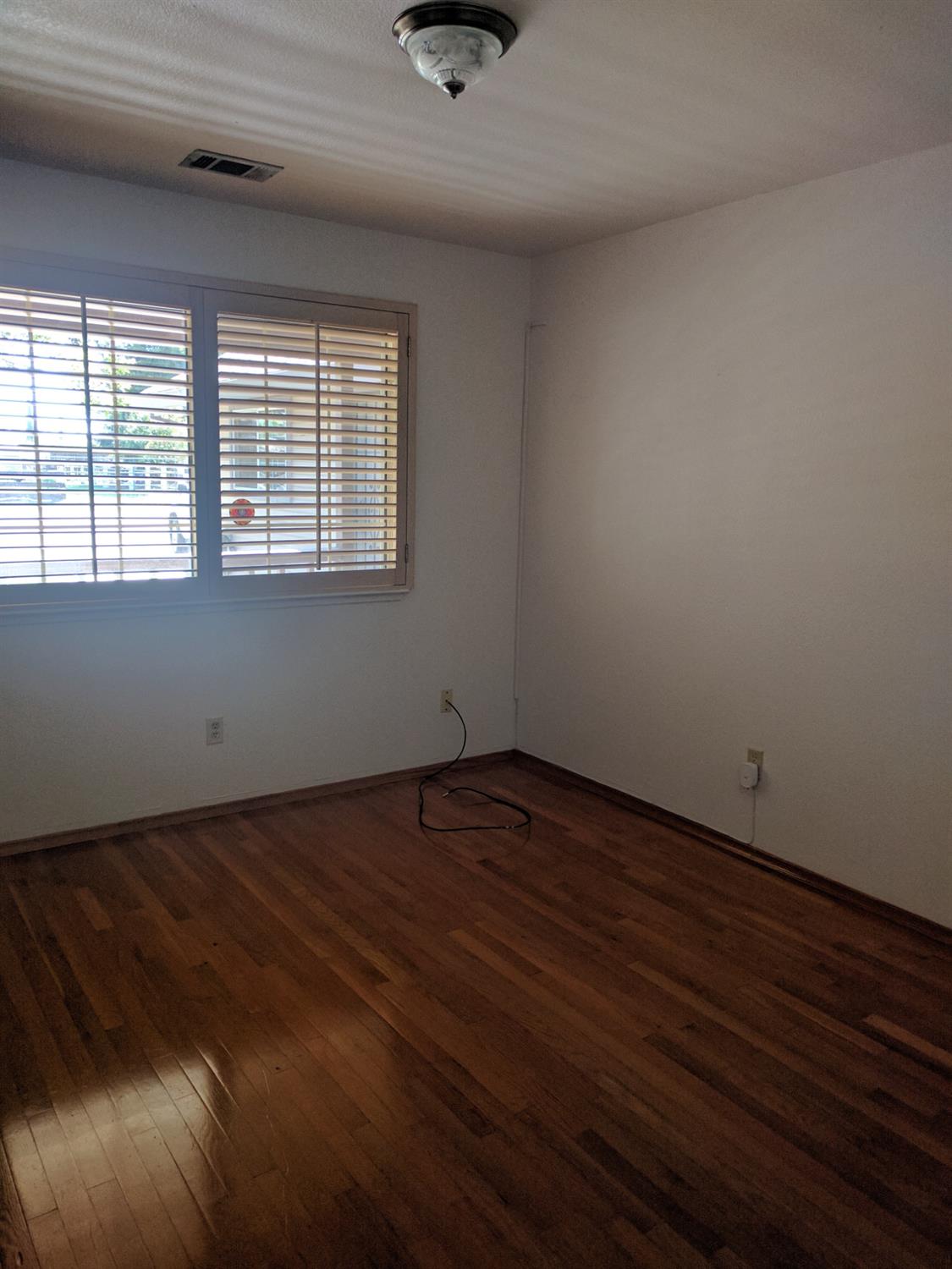 145 N Daubenberger Rd, Turlock, CA 95380