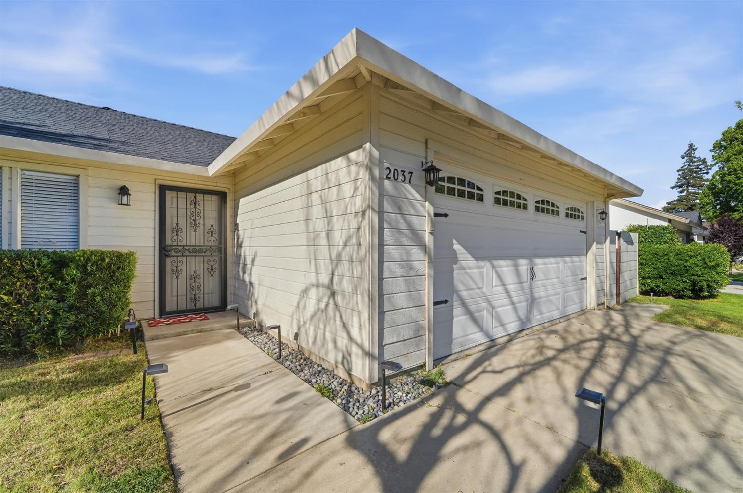 2037 Zeeland Ct, Modesto, CA 95356