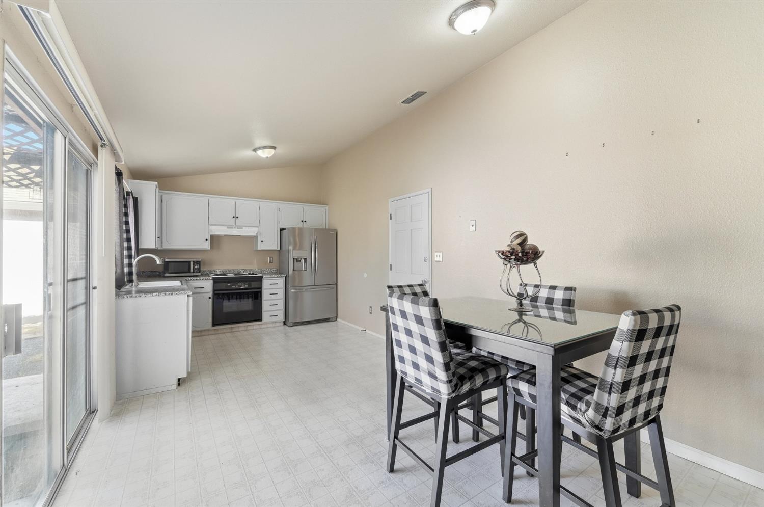 2037 Zeeland Ct, Modesto, CA 95356