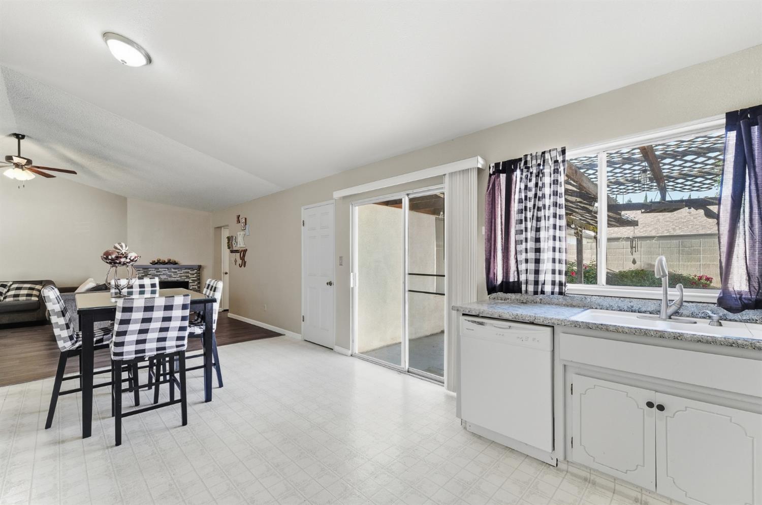 2037 Zeeland Ct, Modesto, CA 95356