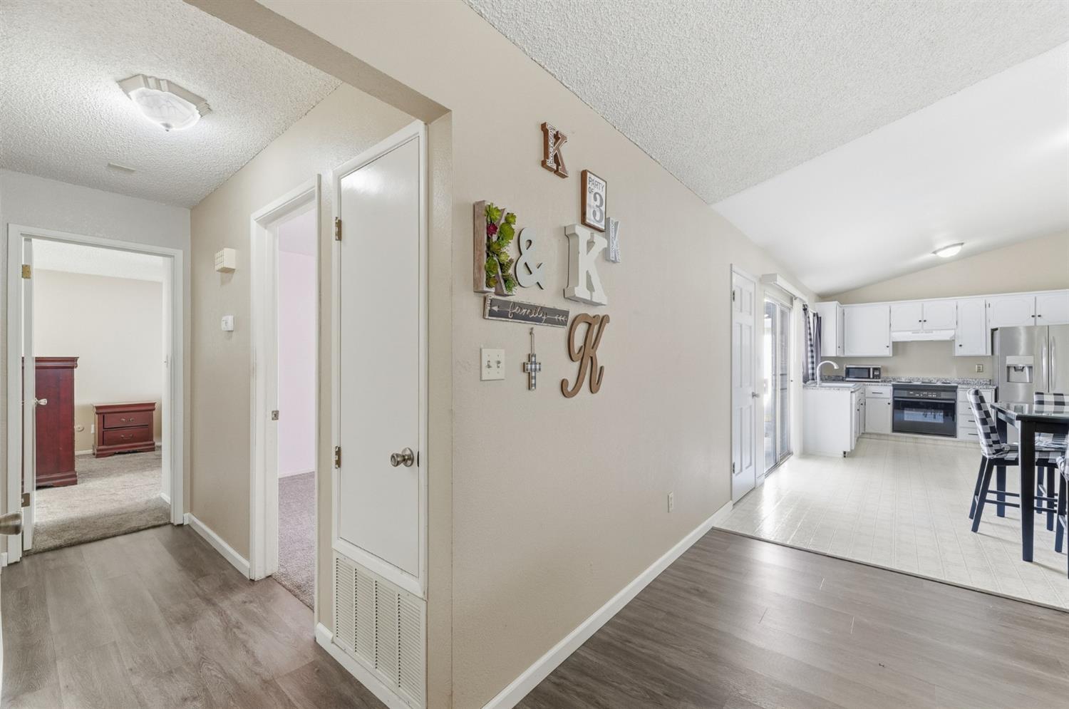 2037 Zeeland Ct, Modesto, CA 95356