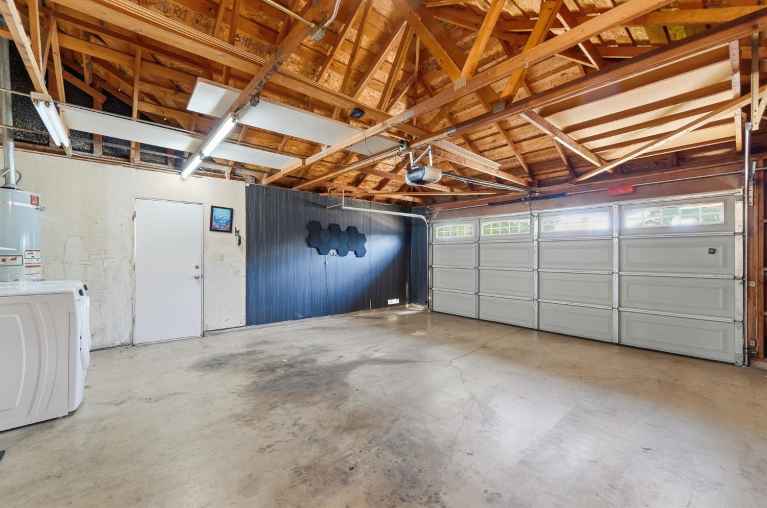 2037 Zeeland Ct, Modesto, CA 95356