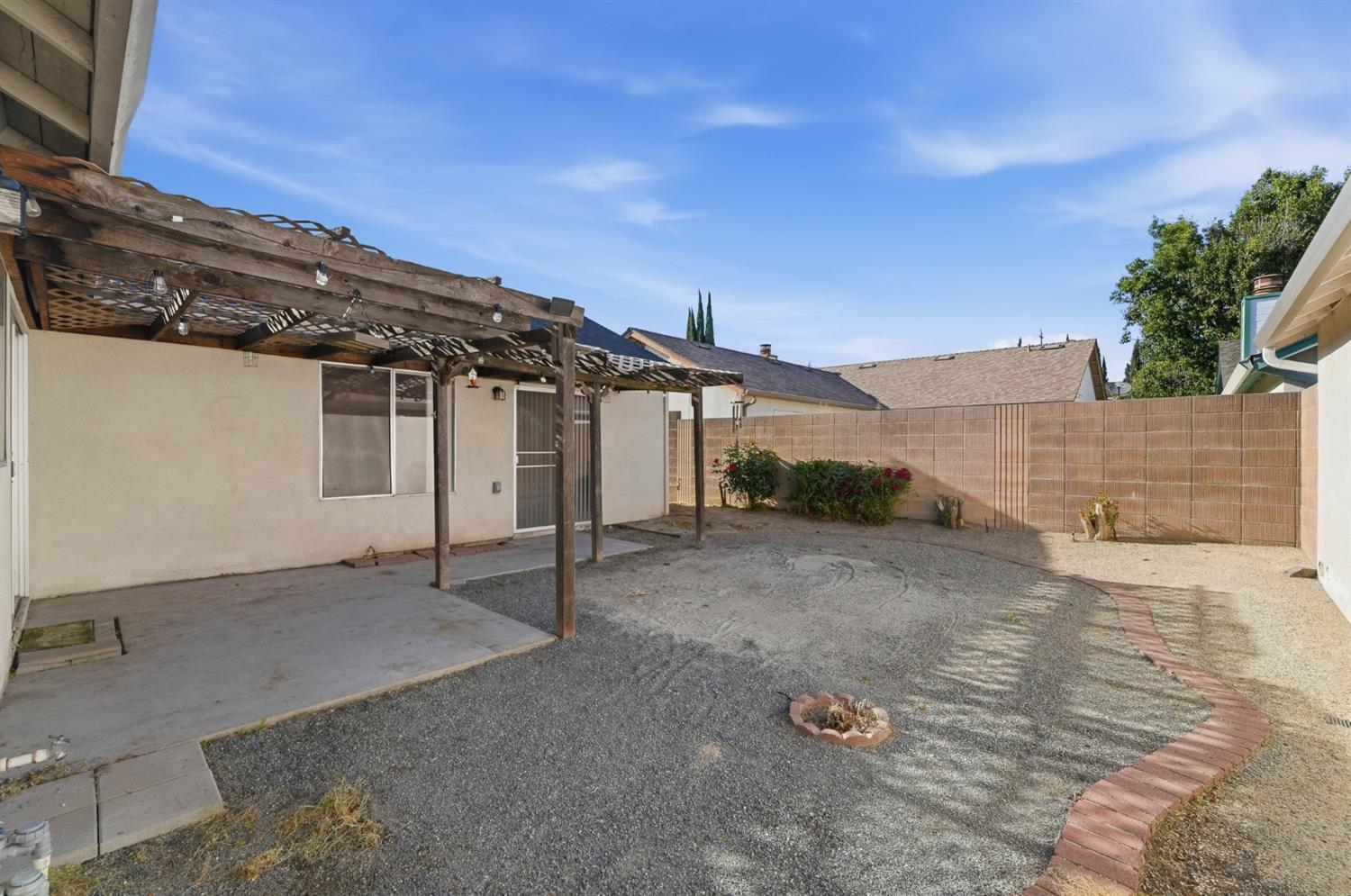 2037 Zeeland Ct, Modesto, CA 95356