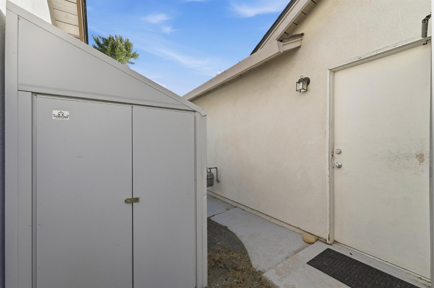 2037 Zeeland Ct, Modesto, CA 95356