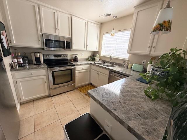 2924 Merle Ave, Modesto, CA 95355