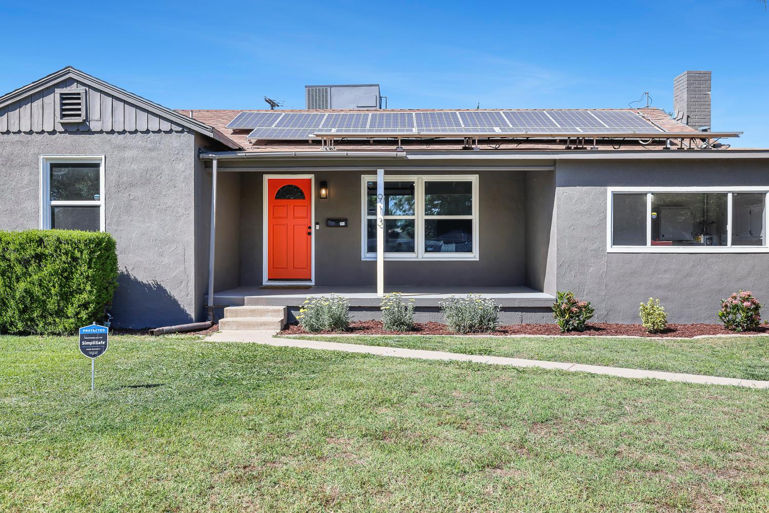 913 E Garland Ave, Fresno, CA 93704