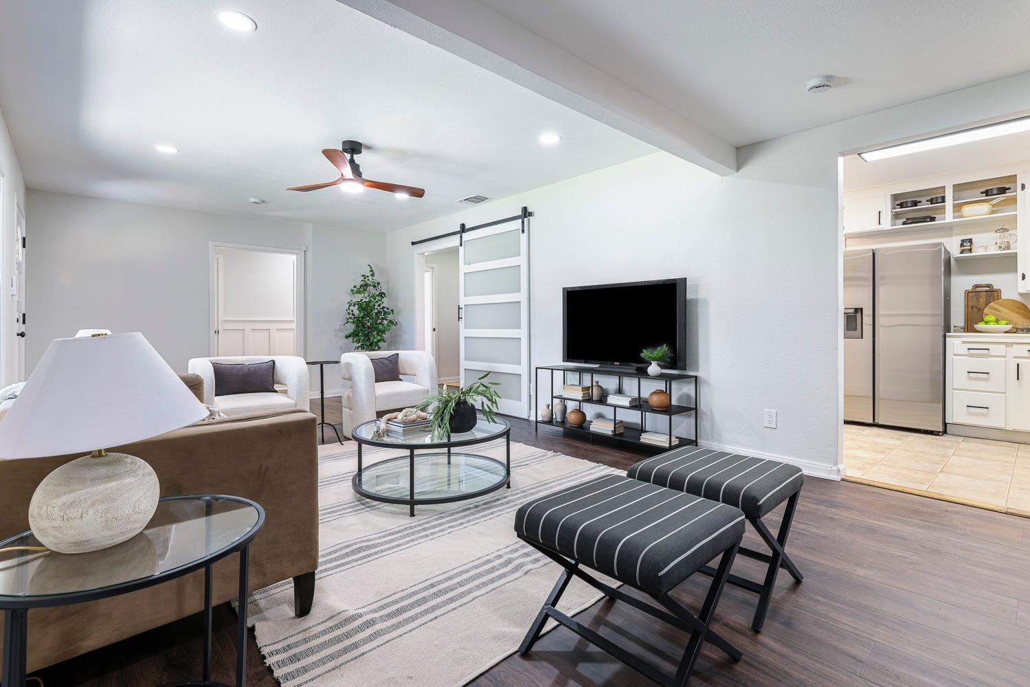 913 E Garland Ave, Fresno, CA 93704