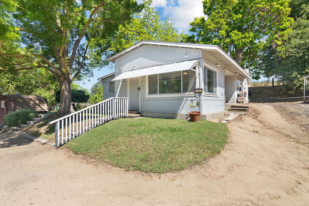 113 Orsi Rd, Oakdale, CA 95361