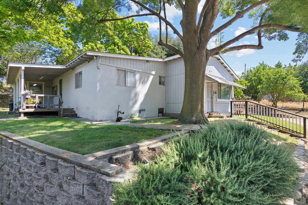 113 Orsi Rd, Oakdale, CA 95361