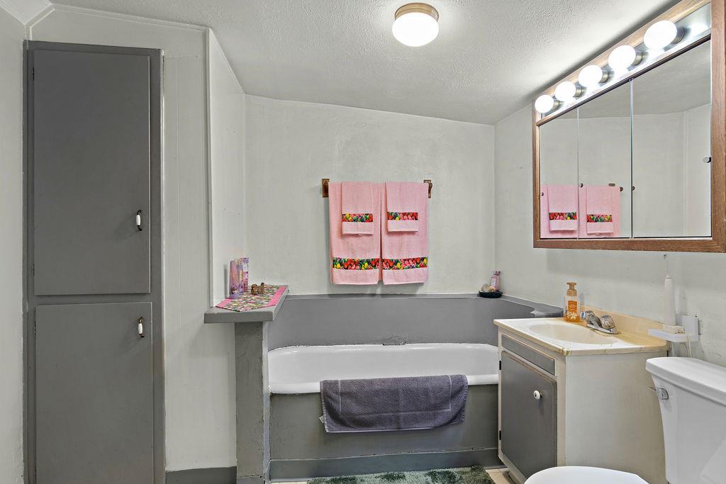 113 Orsi Rd, Oakdale, CA 95361