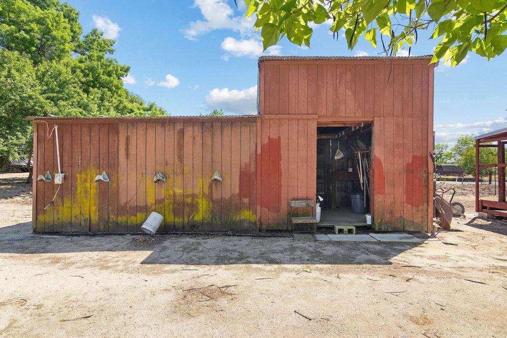 113 Orsi Rd, Oakdale, CA 95361