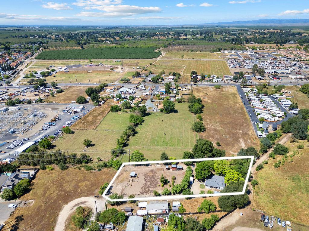 113 Orsi Rd, Oakdale, CA 95361