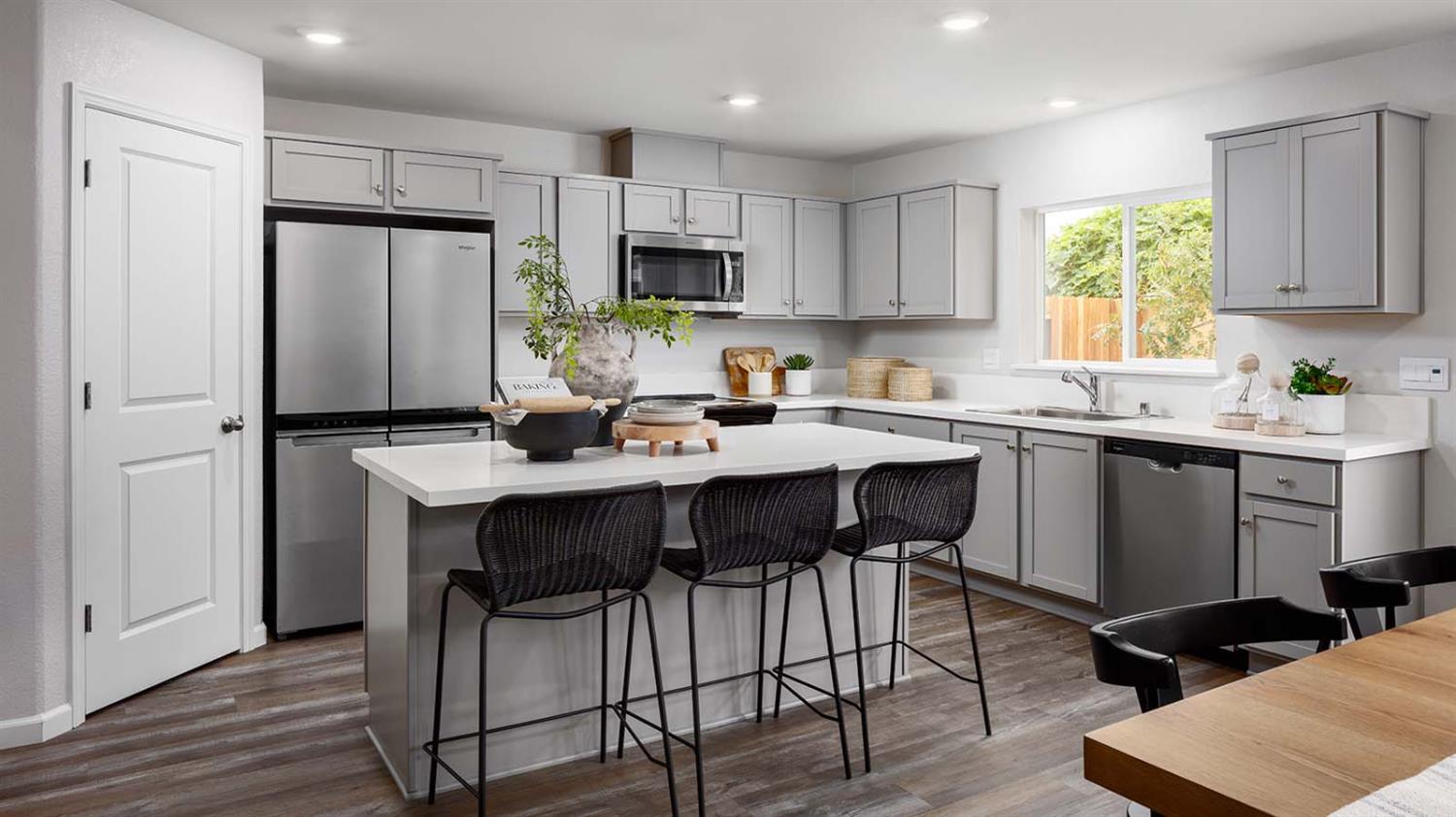 13180 Enid Dr, Waterford, CA 95386