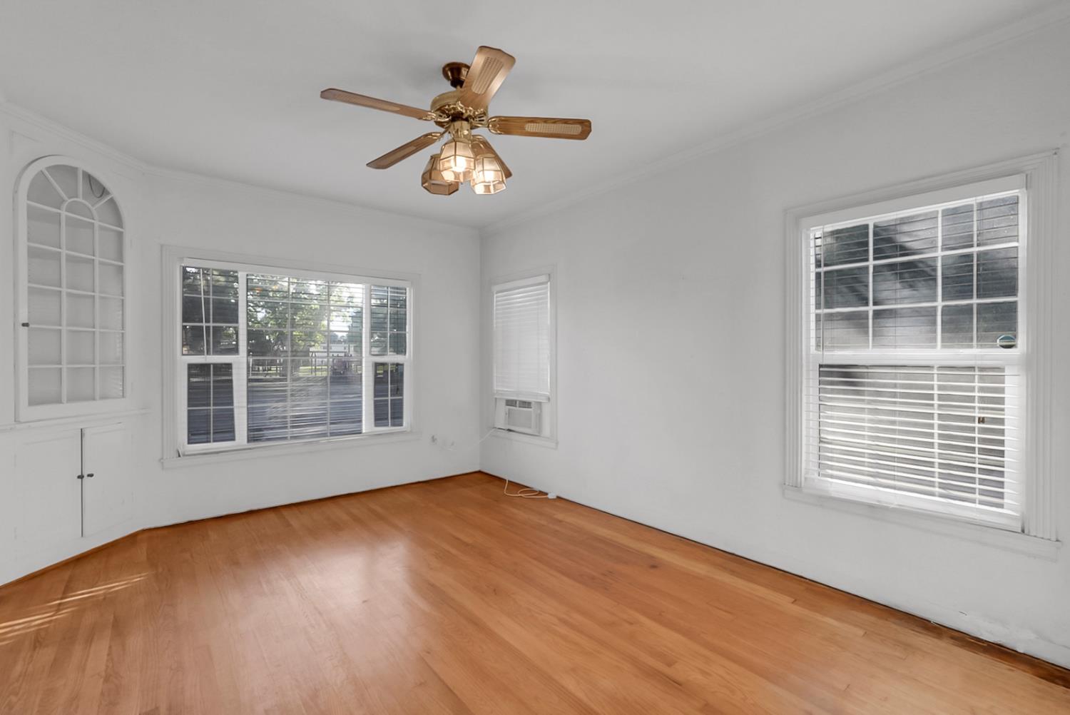 155 N 7th St, Chowchilla, CA 93610
