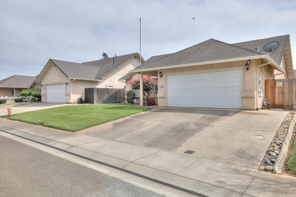 3732 Incline Way, Riverbank, CA 95367