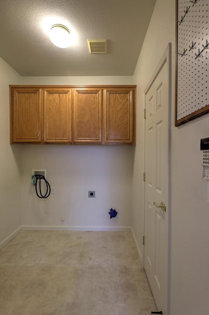 3732 Incline Way, Riverbank, CA 95367